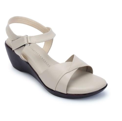 Stepee Trending Stylish Fancy and Comfortable Cream Flat Sandals for Women & Girls