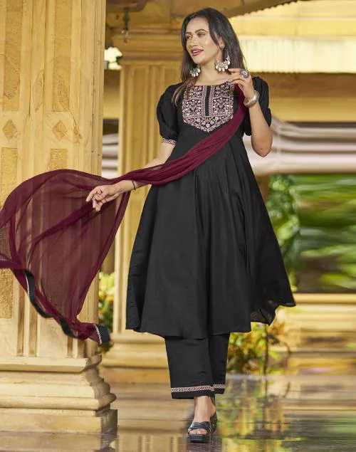 Skylee Women's Black Color Cotton & Silk Kurta Set with Dupatta
