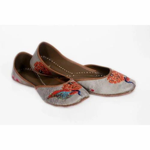 HEER Ethnic Punjabi Jutti Mojari for Women's Jutis For Women (Multicolor).