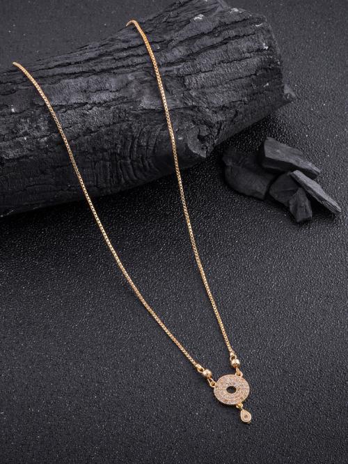 LYRISS Women's Gold Plated Alloy Traditional Design Short Chain and pendant set