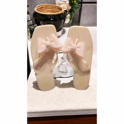 FOOTLOOK Sleepers Girls Casual Chappals, Bathroom Footwear, Trendy Flipflops For Daily Wear, Walking Slippers (SLEEPERS58GIRLS-KNOTCREAM-10)