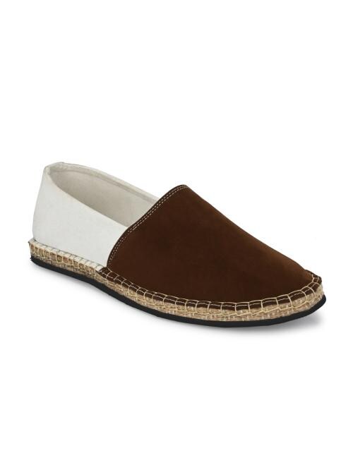 Kleat Men's White and Tan Fabric Loafers