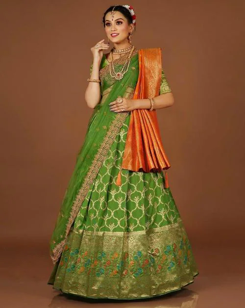 HALFSAREE STUDIO Green Banarasi silk Lehenga with Double Dupatta