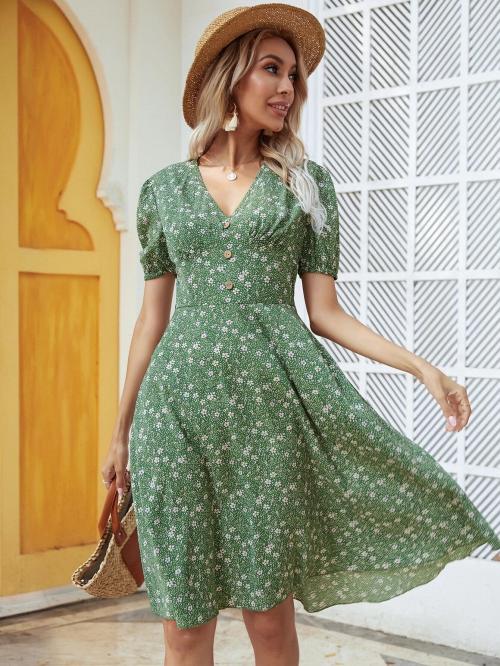 Clothzy Women's Green Color V Neck Half Sleeve Reyon Digital Print Dress
