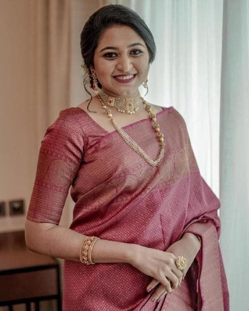 Flosive Women Maroon Striped Pure Silk Kanjivaram Saree