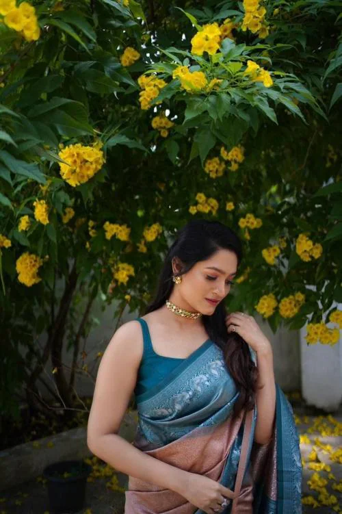 BEKSHA Women Pink Solid, Plain Silk Blend Kanjivaram Saree