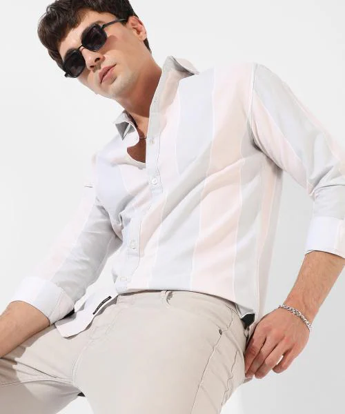 Campus Sutra Men's White And Blue Striped Regular Fit Casual Shirt