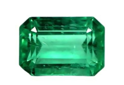 The Gallery of Gemstone 8 Carat 8.80 Ratti Valuable Zambian Green Emerald Rashi Ratan Panna