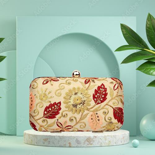 Mammon Women's Clutch (br-chakri) (Multi-color)