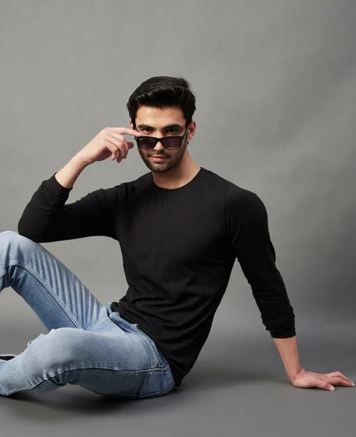 Rigo Men Black Thumbhole Round Neck Full Sleeve T-Shirt