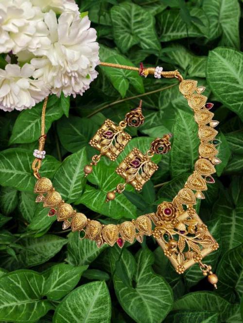 Buy Varnii Brass Goldplated Pink Jewel Set (Pack of 1) Online at Best