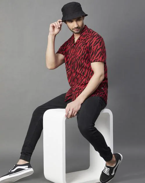 Rigo Men Maroon Zebra Printed Cuban Collar Half Sleeve Rayon Shirt