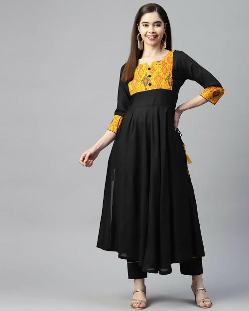 Shades Enterprises Women Black Embroidered Cotton Anarkali Kurta Set (S)