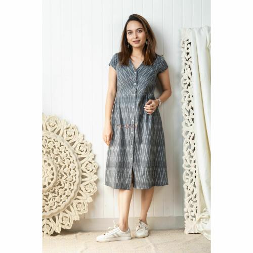 MEERA PARMAR CREATION Kurtis Unveiled: A Fusion of Fashion and Heritage (kurti-grey-m)