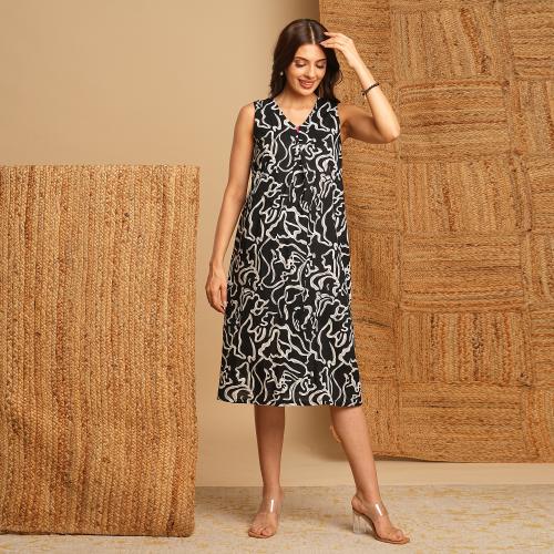 KAMI KUBI A line cotton printed dress with box pleat and pocket.(L)