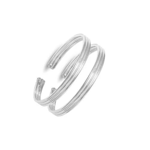 925 Sterling Silver Leg Thumb Rings, in a comfortable style for women. Featuring a glossy white finish, this pure 'Chandi' Bichiya is designed for the thumb of the legs.