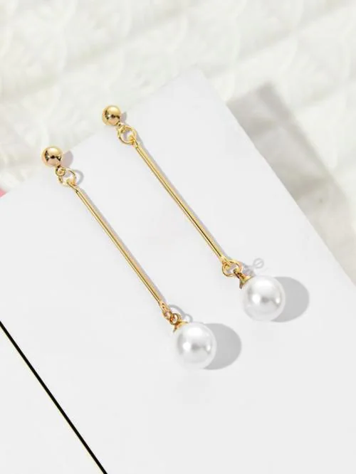 UG FASHION JEWELLERY Elegant Pearl Earrings for the Modern Woman