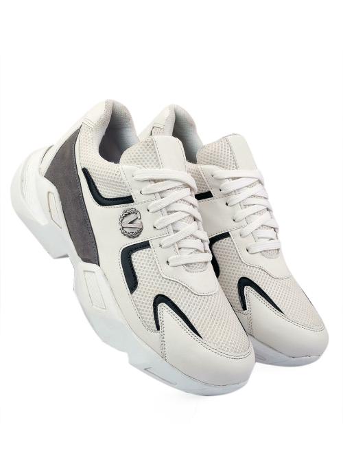 woakers sports shoes