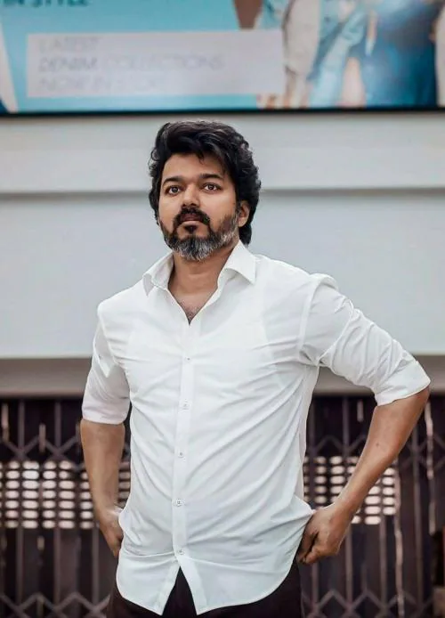 ANKLAR DESIGNER DESIGNER Men White Solid Cotton Blend Casual Shirt (L)