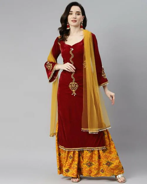 Shades Enterprises Women Maroon Embroidered Velvet Suit Set With Dupatta (Xl)