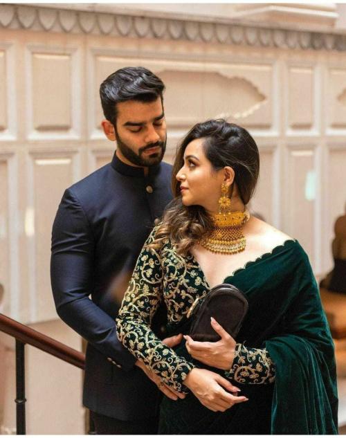 PMD Fashion Women Green Self Design, Embroidered, Solid Velvet Bollywood Saree