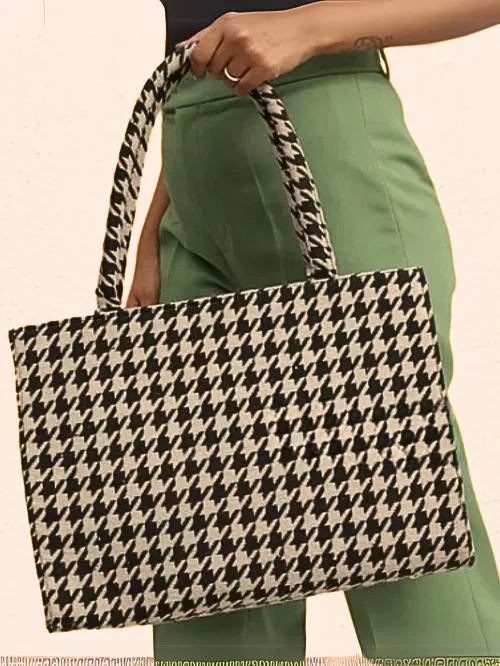 LIVE FASHION Women Jute Shoulder Bag