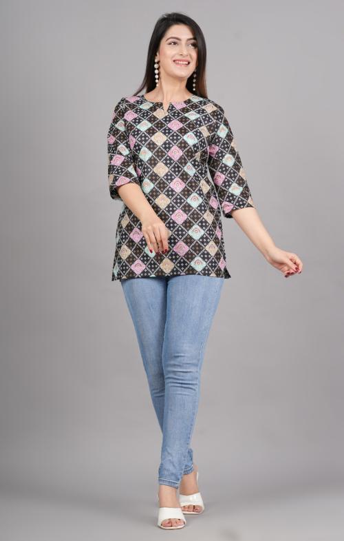 Saicha Women Black Cotton Short Kurti