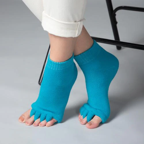 DIRTS Foot Alignment Socks Five Toe Separator | The Ultimate Solution for Easing Foot Pain, Improving Posture & Increasing Flexibility for Men & Women | Bunion | Plantar Fascia | Foot Pain Relief | (Size UK6-9 ) (Blue, Large)