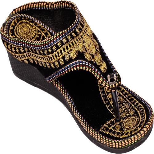 Gigantic Women Black Flats ()