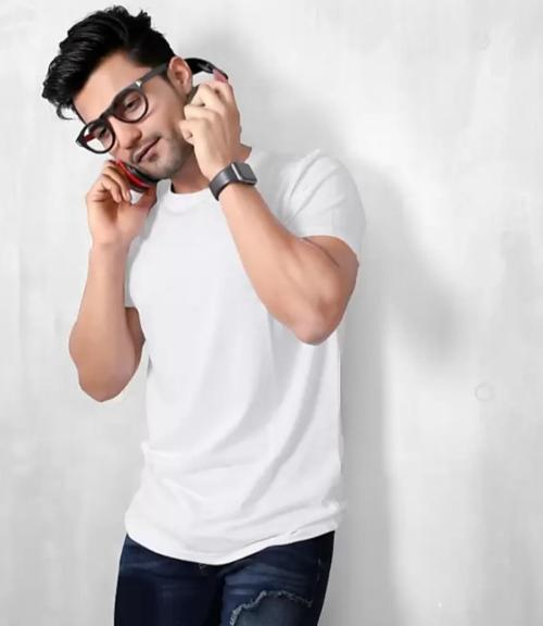 Moody Spark Men White Cotton Blend Round Neck T-Shirt Size - S