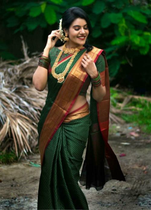 Tereza Women Green Self Design Art Silk Single Saree