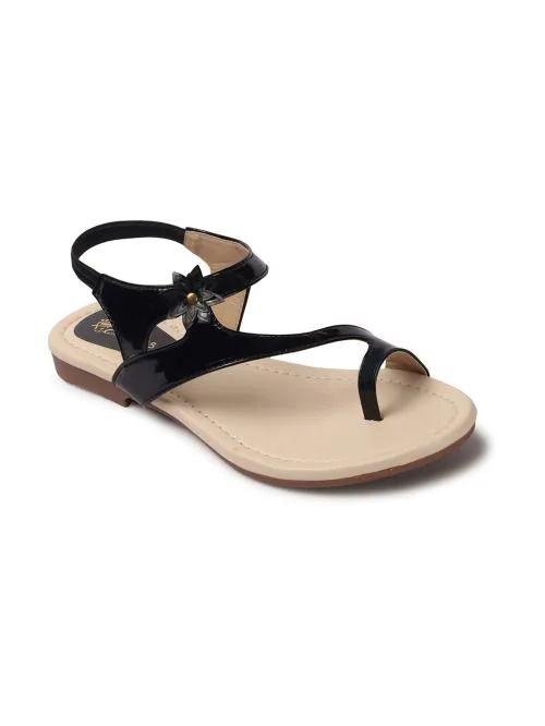 Picktoes Trendy Black Flat Sandals for Women