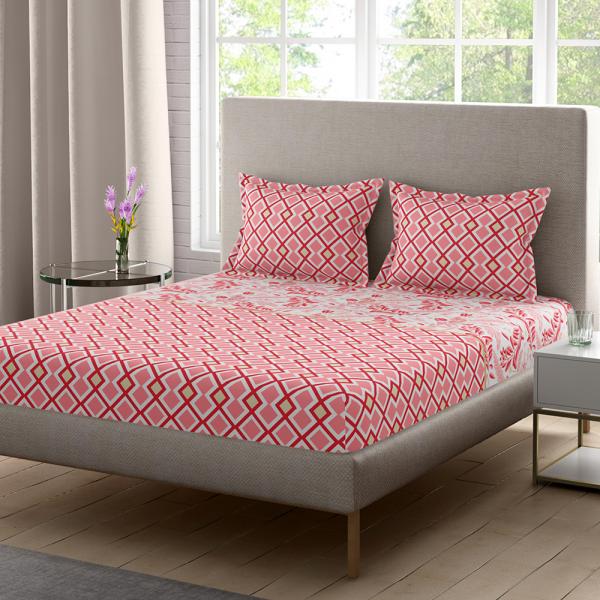 Home Expressions USA Red Geometric Cotton Super King Bedsheet with 2