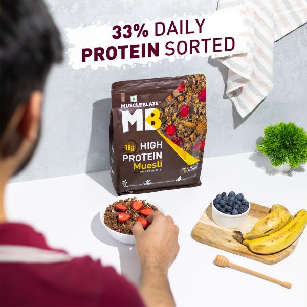 MuscleBlaze High Protein Muesli, Dark Chocolate & Cranberry, 18 g