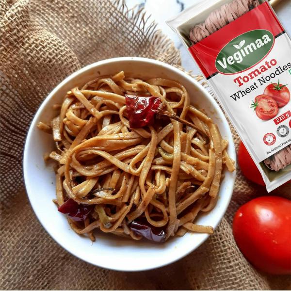 Vegimaa Tomato Wheat Noodles, Made with whole wheat flour and real vegetables, 220 Grams (Pack