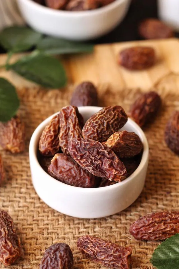 LILA DRY FRUITS Premium International Omani Dates 400 g Pouch Pack