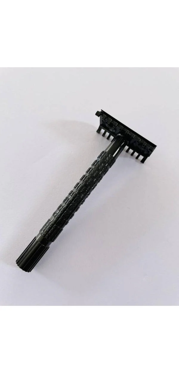 Romer7 BRASS Aggressive Open Comb De Safety Razor for Men + SS Blade