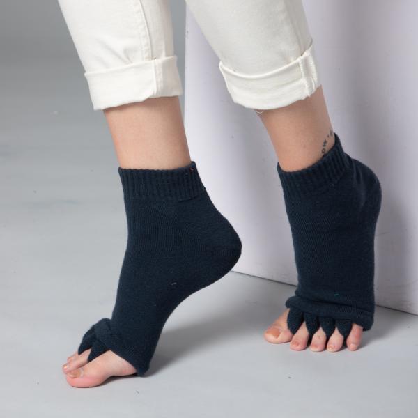 DIRTS Foot Alignment Socks Five Toe Separator The Ultimate Solution