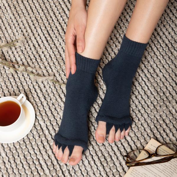 DIRTS Foot Alignment Socks Five Toe Separator The Ultimate Solution