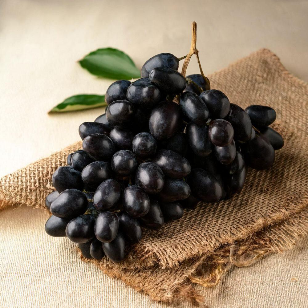 Buy Sharad Seedless Grapes 500 g Online at Best Prices in India