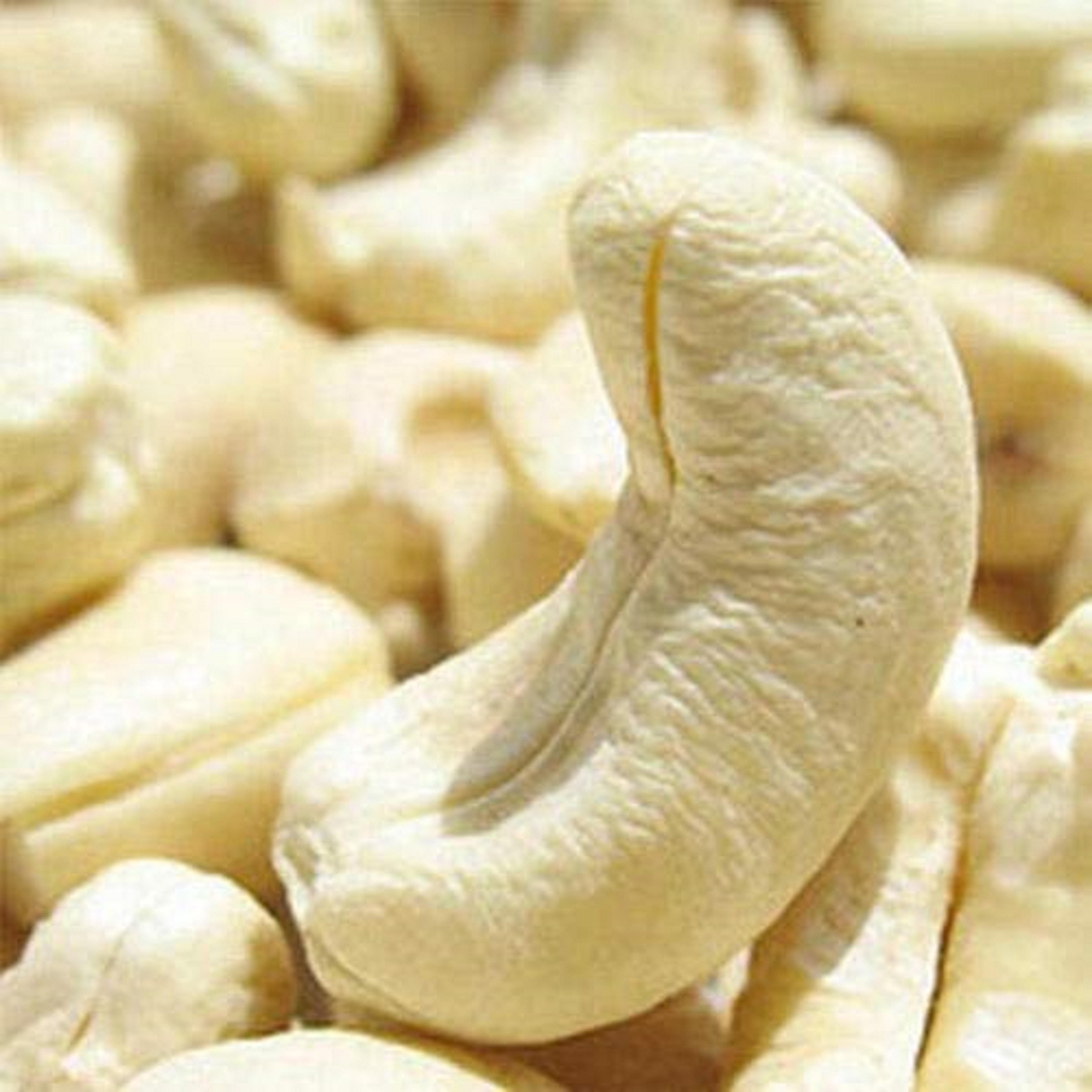 Buy GO KITCHEN Whole Cashews Kaju (Pack of 100 gram) Online