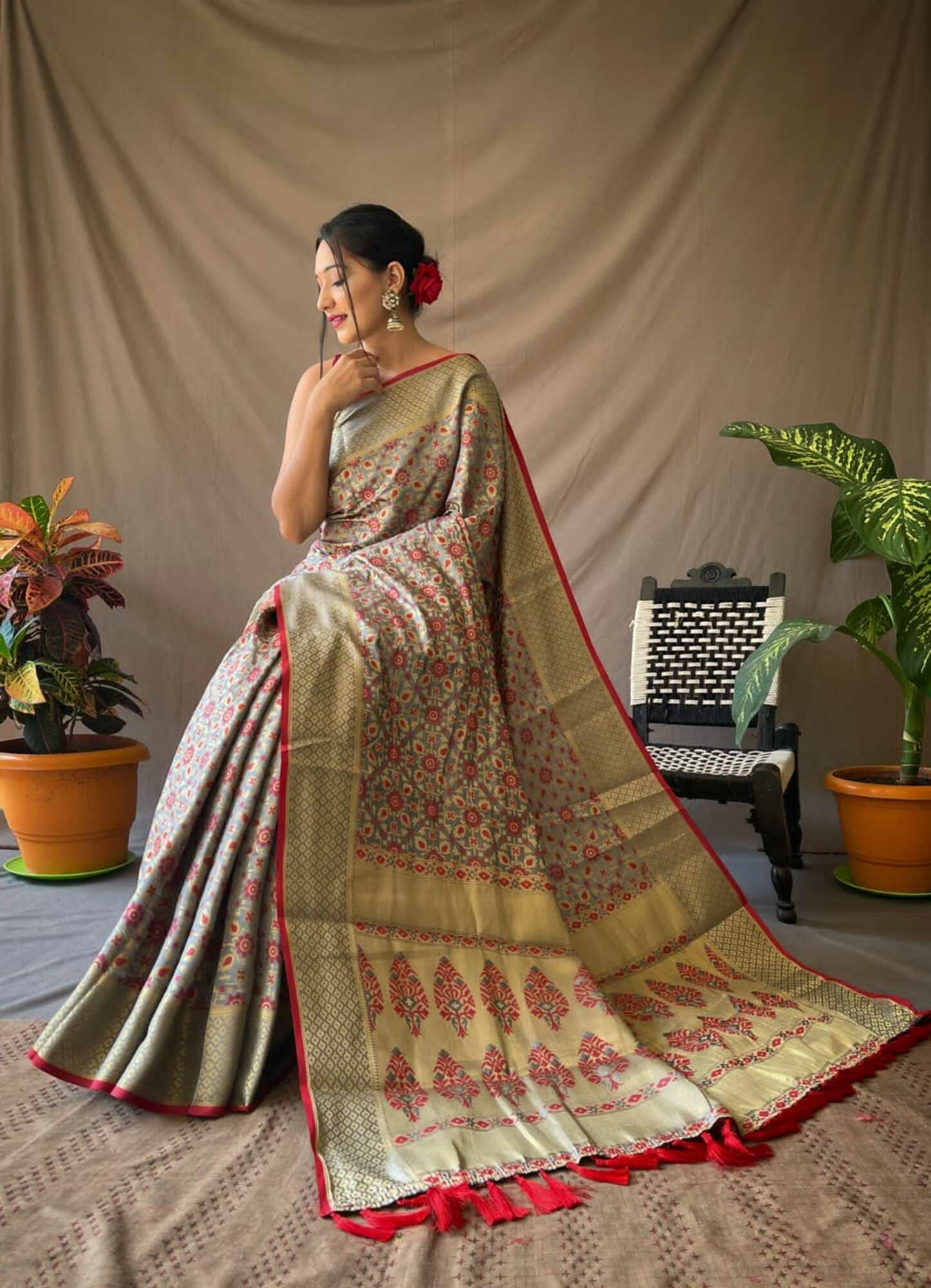 Buy Garvi Gurjari Red and Blue Shaded Single Ikat Silk Patola Saree at  Amazon.in