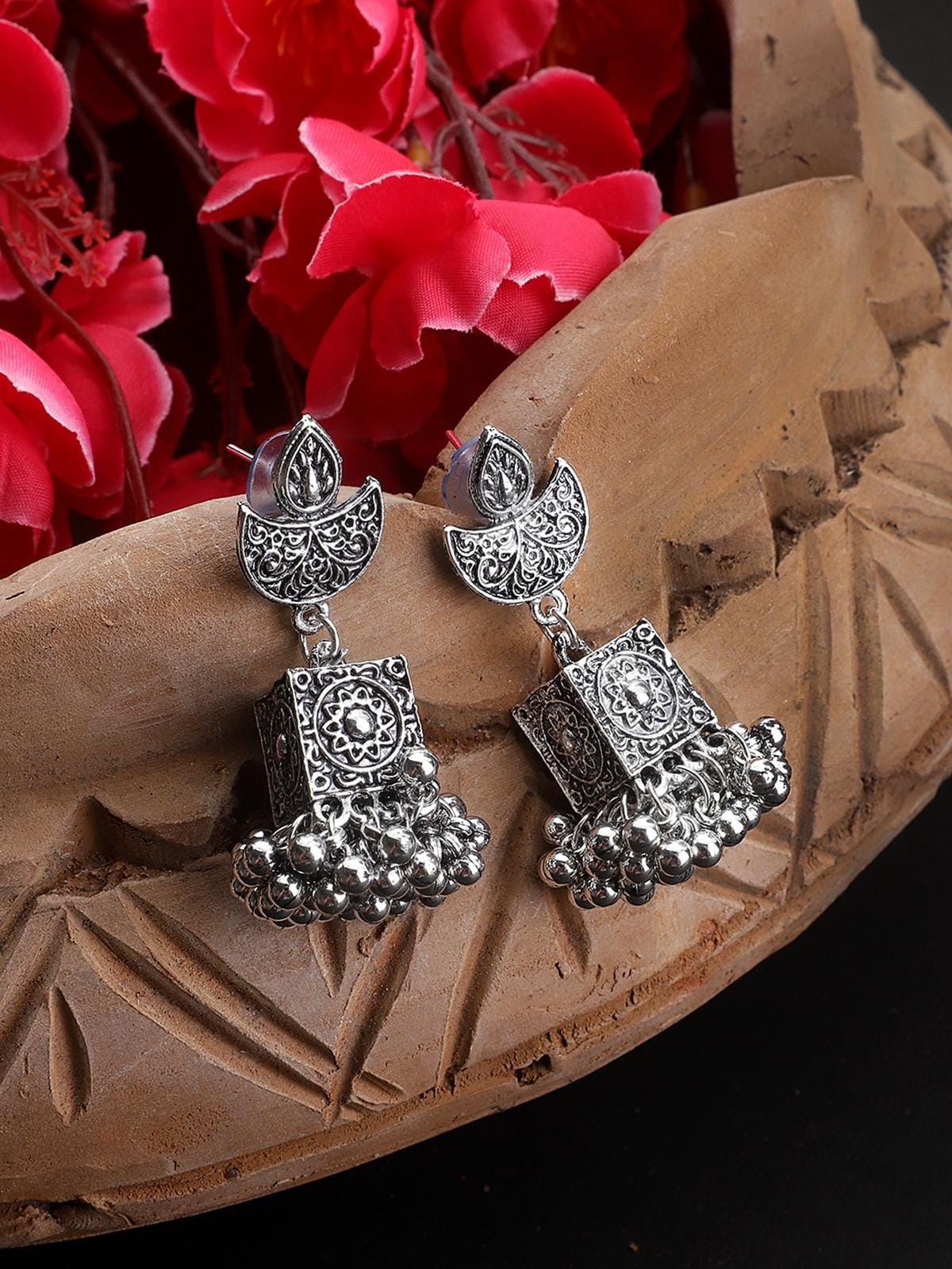 BuySend Voylla Ethnic Oxidized Silver Earrings Online FNP